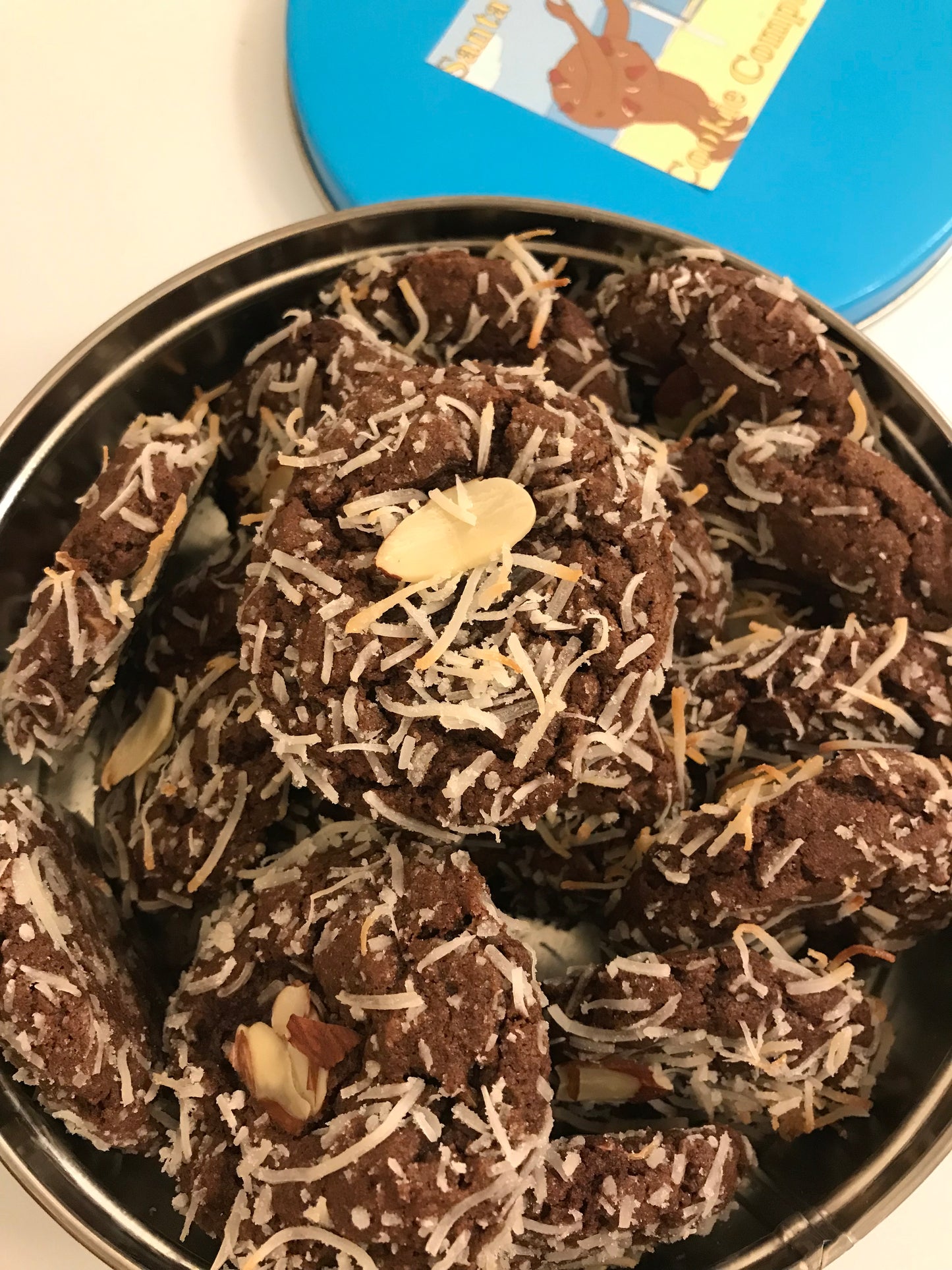 Manhattan Beach Coconut Almond 1 lb. Cookie Tin